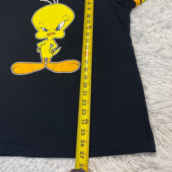 Warner Bros. LOONEY TUNE Black and Yellow Tweety Short Sleeve Tee WOMENS SIZE M - Picture 3 of 6